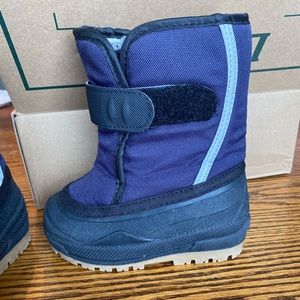 L.L.Bean snow boots- toddler size 6 (Navy Blue)